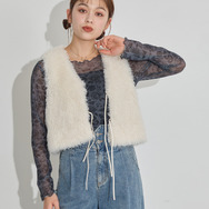 TVアニメ『らんま1/2』× earth music＆ecology Japan Label「シアートップス」ブラック　着用イメージ（C）高橋留美子・小学館/「らんま1/2」製作委員会