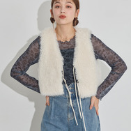 TVアニメ『らんま1/2』× earth music＆ecology Japan Label「シアートップス」ブラック　着用イメージ（C）高橋留美子・小学館/「らんま1/2」製作委員会