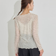 TVアニメ『らんま1/2』× earth music＆ecology Japan Label「シアートップス」アイボリー　着用イメージ（C）高橋留美子・小学館/「らんま1/2」製作委員会