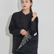 TVアニメ『らんま1/2』× earth music＆ecology Japan Label「チャイナトートバッグ」ブラック　使用イメージ（C）高橋留美子・小学館/「らんま1/2」製作委員会