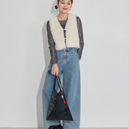 TVアニメ『らんま1/2』× earth music＆ecology Japan Label「チャイナトートバッグ」ブラック　使用イメージ（C）高橋留美子・小学館/「らんま1/2」製作委員会