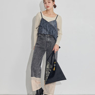 TVアニメ『らんま1/2』× earth music＆ecology Japan Label「チャイナトートバッグ」ブラック　使用イメージ（C）高橋留美子・小学館/「らんま1/2」製作委員会