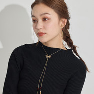 TVアニメ『らんま1/2』× earth music＆ecology Japan Label「ネックレス」使用イメージ（C）高橋留美子・小学館/「らんま1/2」製作委員会