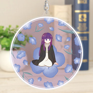 TVアニメ『葬送のフリーレン』フェルン Botania BIGアクリルキーホルダー　使用イメージ（C）山田鐘人・アベツカサ／小学館／「葬送のフリーレン」製作委員会