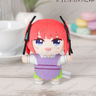 映画『五等分の花嫁』中野二乃 ちょこんと！ぬいぐるみマスコット（制服エプロンver.）（C）春場ねぎ・講談社／映画「五等分の花嫁」製作委員会