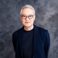 大塚芳忠（阿伏兎役）