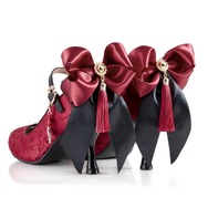 「天官賜福 貮 アイコニック シューズ オブジェ パンプス」花城モデル