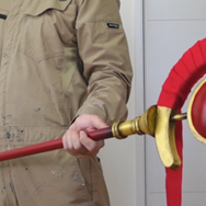 この逸品が100均で！？「チェンソーマン」マスクや「葬送のフリーレン」「キングダム」アイテムも！制作秘技を探る【インタビュー】