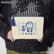 I'm Doraemonシリーズ「刺繍フラットポーチ」使用イメージ