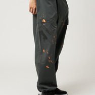 アニメ『チェンソーマン』×グラニフ「チェンソーマンとサムライソード｜カーゴパンツ」