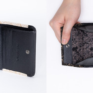 『ドラえもん』甲州印伝のミニウォレット　使用イメージ