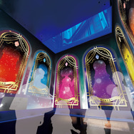 「東京スカイツリー×魔法少女まどか☆マギカ　月夜のワルツ」天望デッキ・天望回廊内の展示装飾　天望シャトル「はじまりの扉」