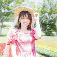 「内田真礼 公式FCビジュアルブック（仮）」先行イメージカット