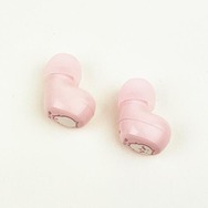 ケースもイヤホンもシンプルな絵柄のワイヤレスイヤホン