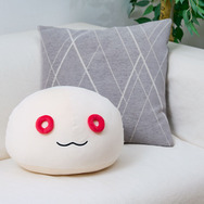 『魔法少女まどか☆マギカ』ローソンキャンペーン「ひざ掛け付きキュゥべえまんクッション」使用イメージ