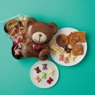 「カカオサンパカ」上)レガロ デ カロロ(ミニベア(3種、各2個)、キャラメル トゥロン(3種、各1枚)、ショコラタ ナランハ レチェ1枚、ティラ デ リモン ブランコ3本) 3,780円 下)6匹のこぐま(6種、6個入り) 1,620円 ◎2月4日(水)～14日(土) ◎11階 ベビー・こども服売場 コトコトステージ112