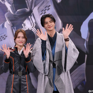 『超宇宙刑事ギャバン インフィニティ』多元地球Λ8018(ラムダ)【左から、入山杏奈・赤羽流河】