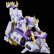 『スパロボY』白いダイナゼノン「ダイナゼノンリライブ」プラモが圧倒的存在感！通常形態および第2形態を選択して組み立て可能