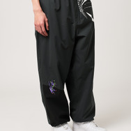 アニメ『新世紀エヴァンゲリオン』×グラニフ　「死に至る病、そして」｜ルーズカーゴパンツ　着用イメージ