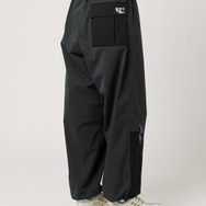 アニメ『新世紀エヴァンゲリオン』×グラニフ　「死に至る病、そして」｜ルーズカーゴパンツ　着用イメージ