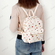 TVアニメ『カードキャプターさくら クリアカード編』ロケットビート モチーフ柄リュック　使用イメージ