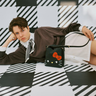 HELLO KITTY×VIS「ダブルフェイスハートカットミニショルダーバッグ」使用イメージ