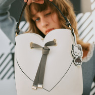 HELLO KITTY×VIS「ハートカットバッグ」使用イメージ