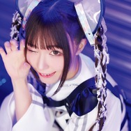 鈴木愛奈写真集 Crossing　先行カット