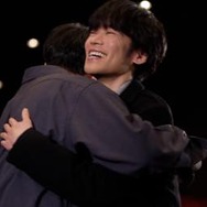 久しぶりの再会を果たした小野賢章(右)と上野聖太(左)