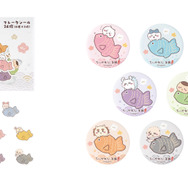 川越限定 フレークシール　660円(税込)／川越限定 マット缶バッジinカプセル　300円(税込)