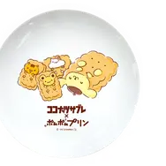 左から)　マグカップ、プレート、ランチョンマット