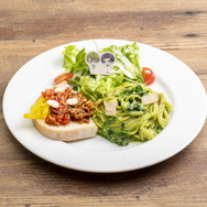 GiGOコラボカフェ「黒子のバスケ」_緑間＆高尾　プルコギ風ブルスケッタとほうれん草のクリームパスタセット