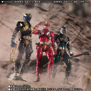 「S.H.Figuarts（真骨彫製法） 仮面ライダー響鬼紅」