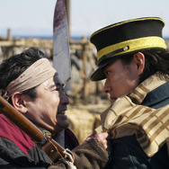 『連続ドラマＷ ゴールデンカムイ ―北海道刺青囚人争奪編―』第2話場面写真