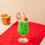 「名探偵コナンカフェ」ドリンクメニュー　世良真純のメロンクリームソーダ