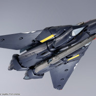 「DX超合金 VF-17S ナイトメアステルスバルキリー（ガムリン木崎機）」