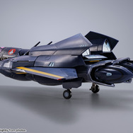 「DX超合金 VF-17S ナイトメアステルスバルキリー（ガムリン木崎機）」