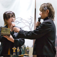 市川蒼、岡本信彦