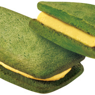 「ミルキー抹茶サンドプレミアム（舟和芋ようかん）」