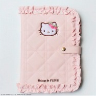 「Maison de FLEUR×HELLO KITTY いちごマルチケースBOOK PINK」