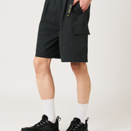 『遊☆戯☆王デュエルモンスターズ』×グラニフ　「闘いの儀｜カーゴショートパンツ」着用イメージ