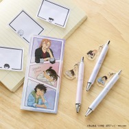 『名探偵コナン』付箋セット 990円（税込）／アクリルチャーム付きボールペンセット 1,650円（税込）