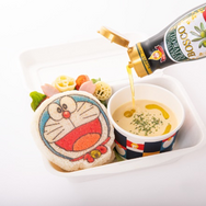 「100%ドラえもん」のたまごサンドボックス～BOSCOエキストラバージンオリーブオイルをかけて～