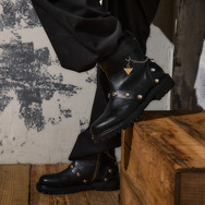 TVアニメ『遊☆戯☆王デュエルモンスターズ』×SuperGroupies　「遊戯 モデル ブーツ」着用イメージ