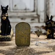 TVアニメ『遊☆戯☆王デュエルモンスターズ』×SuperGroupies　新作コラボアイテム登場「ペーパーウェイト」と「懐中時計」イメージ