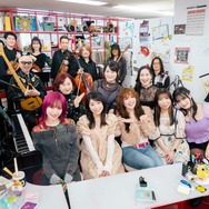 「鬼滅の刃」「SAO」「ガンダムSEED」ファン必見！ 梶浦由記×LiSA×FictionJunctionがNHK「tiny desk concerts JAPAN」で奇跡の共演！  名曲を特別アレンジで