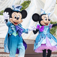 ミッキーたちがTDS25周年衣装で登場！人気ショー「ダンス・ザ・グローブ！」写真解禁