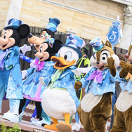 ミッキーたちがTDS25周年衣装で登場！人気ショー「ダンス・ザ・グローブ！」写真解禁
