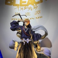 展示入口にはBLEACHの立像を設置（©久保帯人／集英社・テレビ東京・ｄｅｎｔｓｕ・ぴえろ）