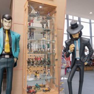 等身大フィギュア